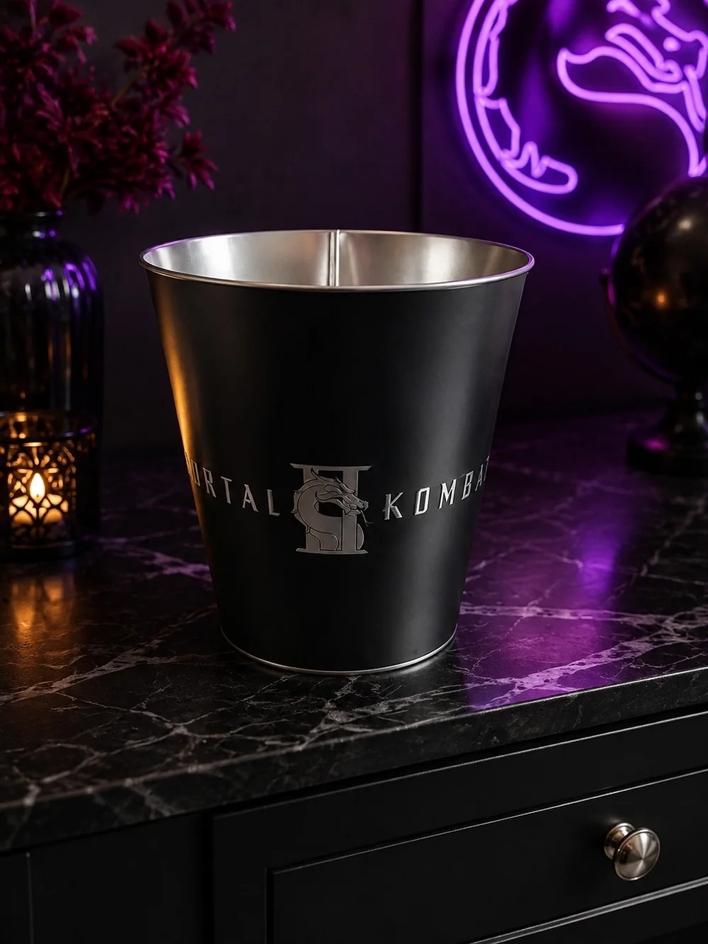 N/A striking decorative